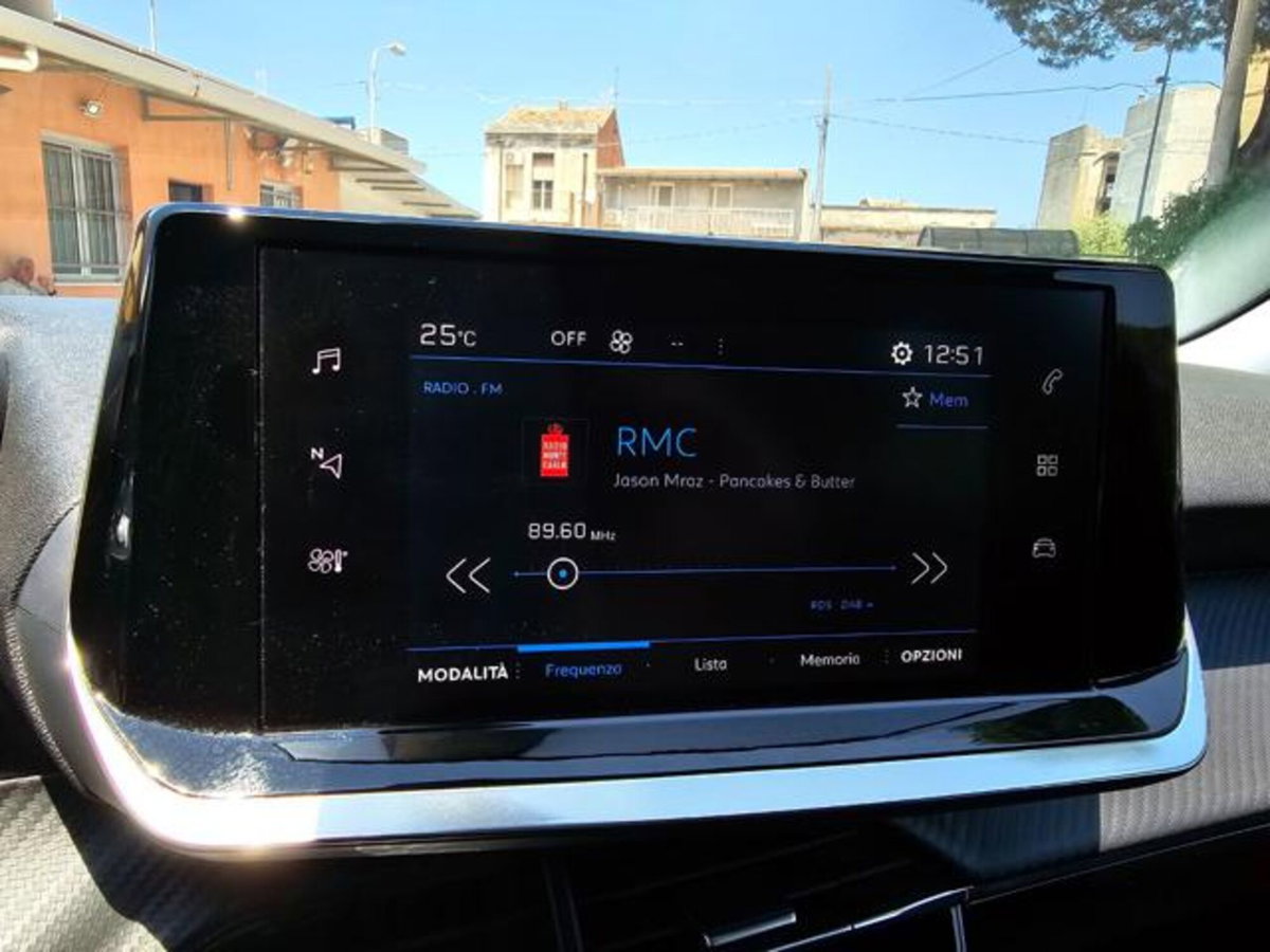 Peugeot 2008 BlueHDi 110 S&S Allure (17)