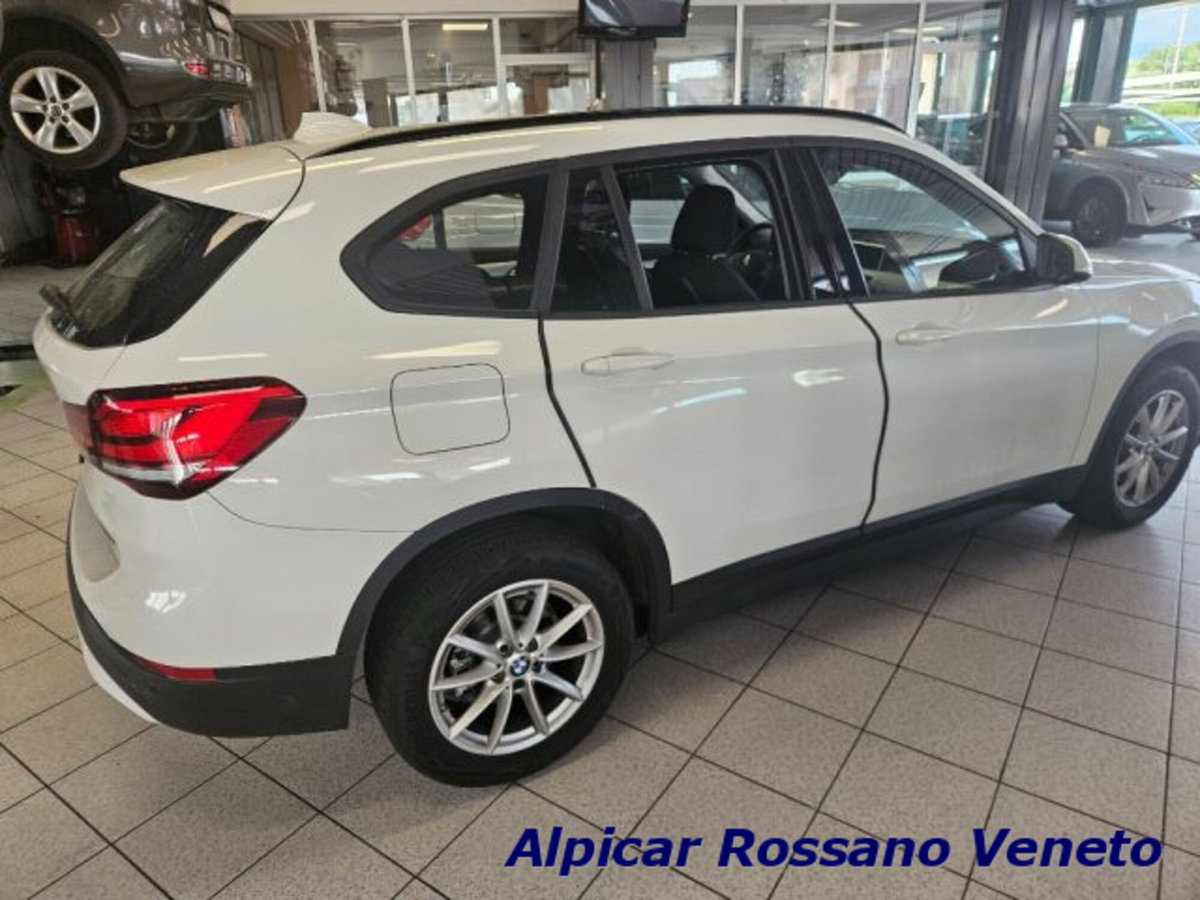 BMW X1 sDrive18i Advantage (3)