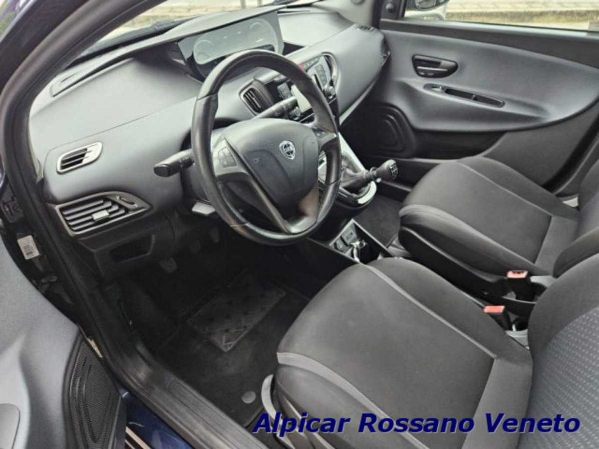 Lancia Ypsilon 1.2 69 CV 5 porte GPL Ecochic Gold (14)