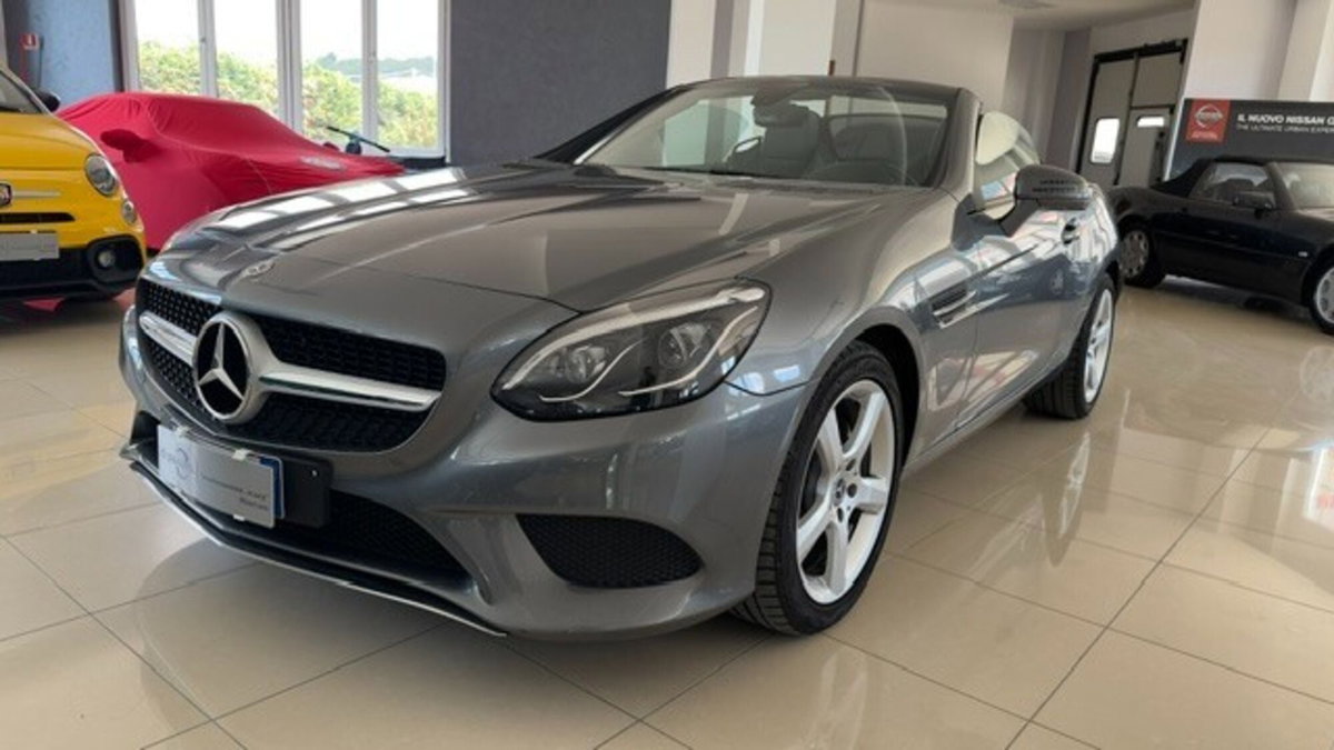 Mercedes-Benz SLC 200 Premium