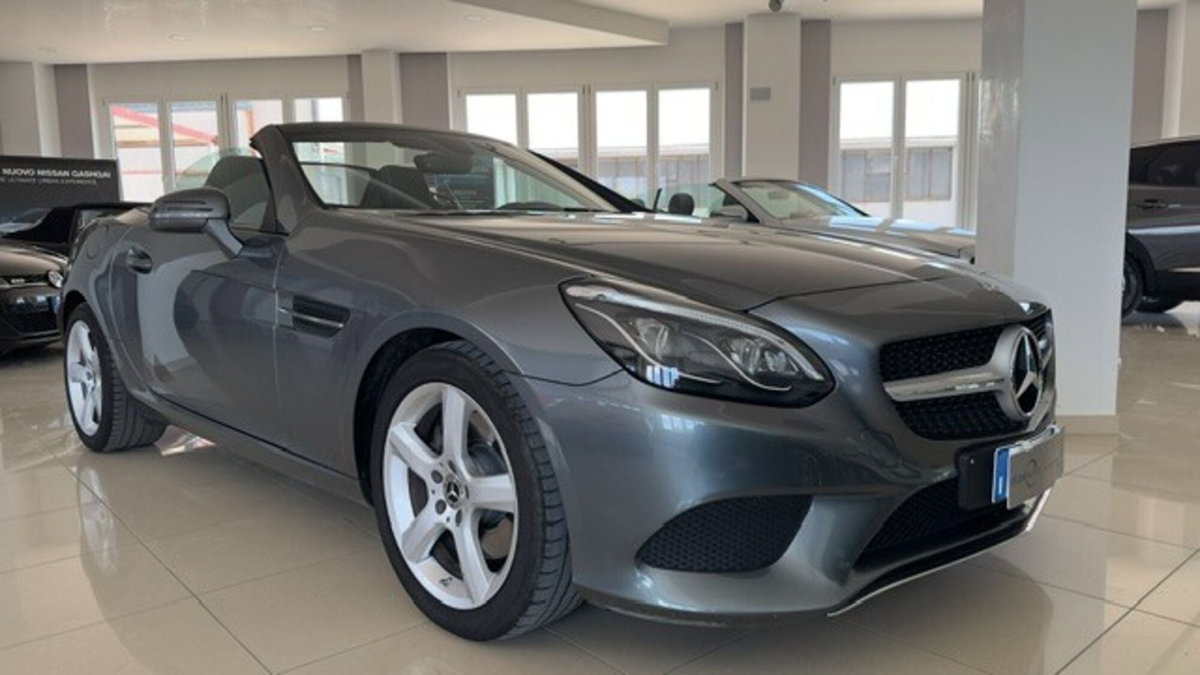 Mercedes-Benz SLC 200 Premium (3)