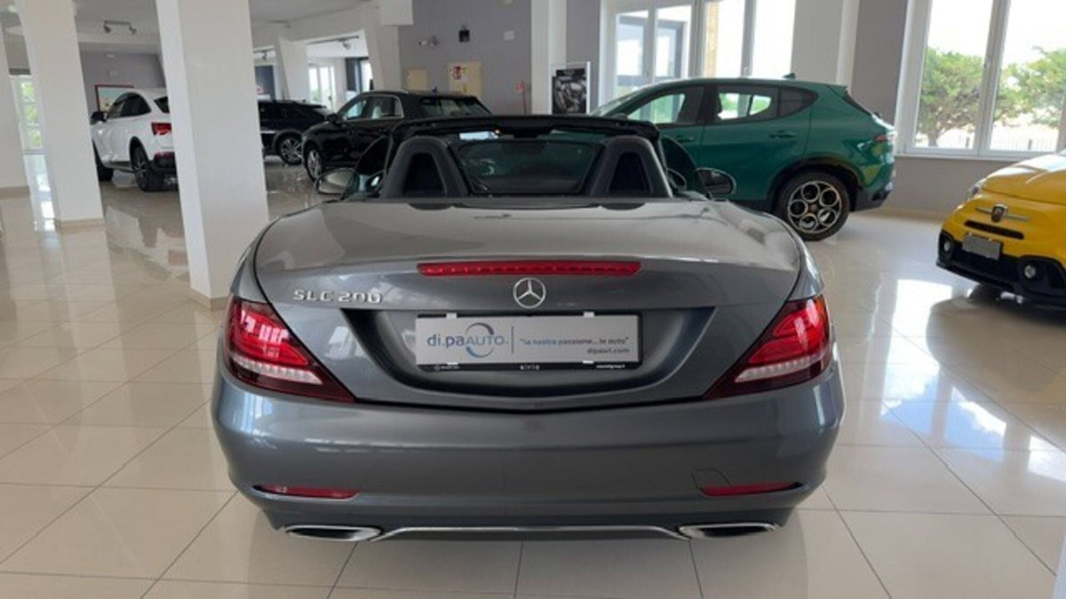 Mercedes-Benz SLC 200 Premium (5)