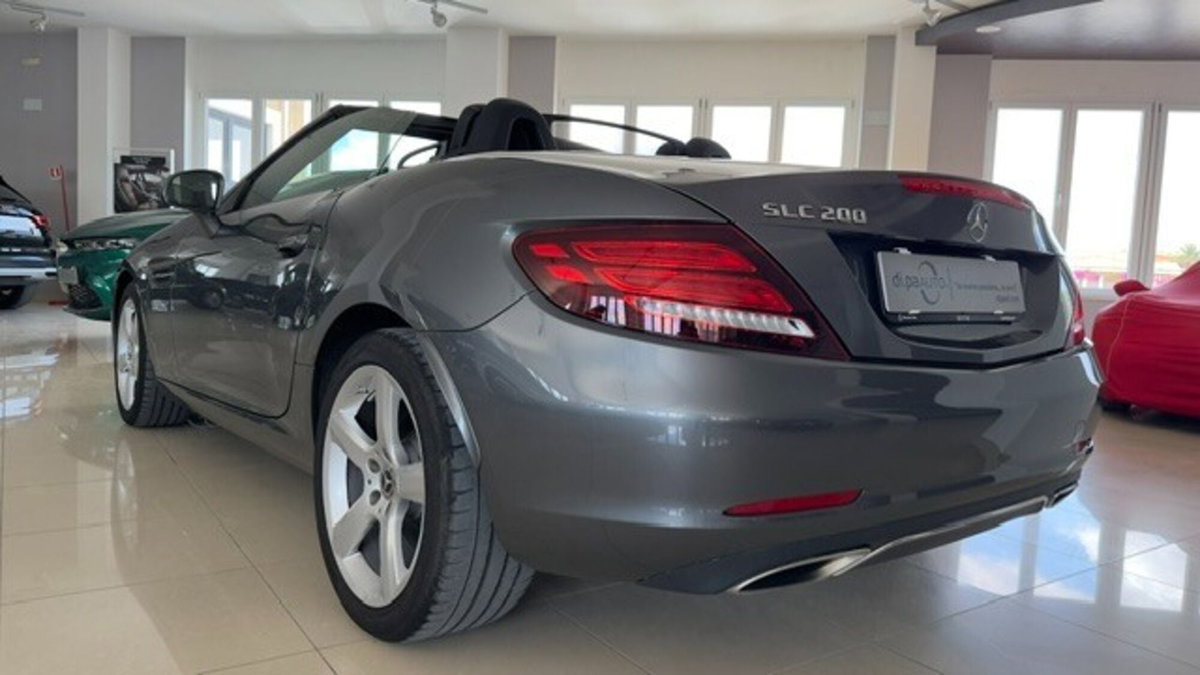 Mercedes-Benz SLC 200 Premium (6)
