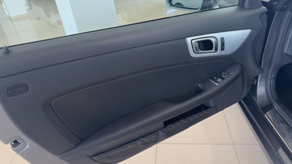 Mercedes-Benz SLC 200 Premium (8)