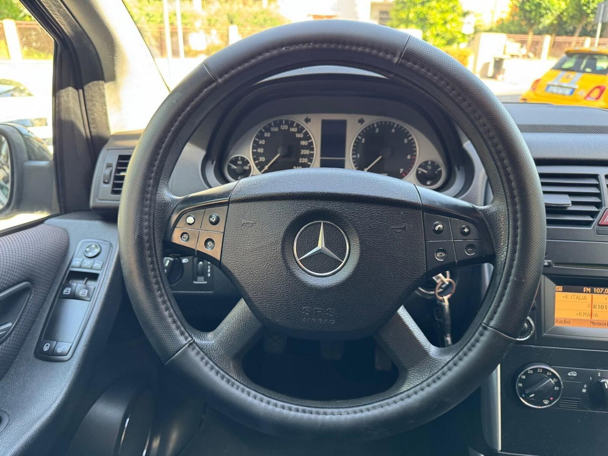 Mercedes-Benz Classe B 180 NGT BlueEFFICIENCY Chrome (16)