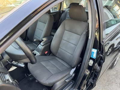 Mercedes-Benz Classe B 180 NGT BlueEFFICIENCY Chrome (18)