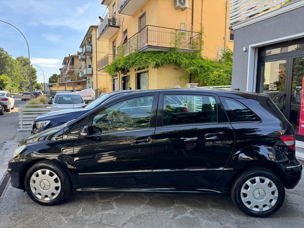 Mercedes-Benz Classe B 180 NGT BlueEFFICIENCY Chrome (6)