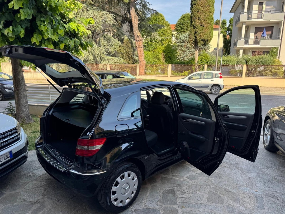 Mercedes-Benz Classe B 180 NGT BlueEFFICIENCY Chrome (7)