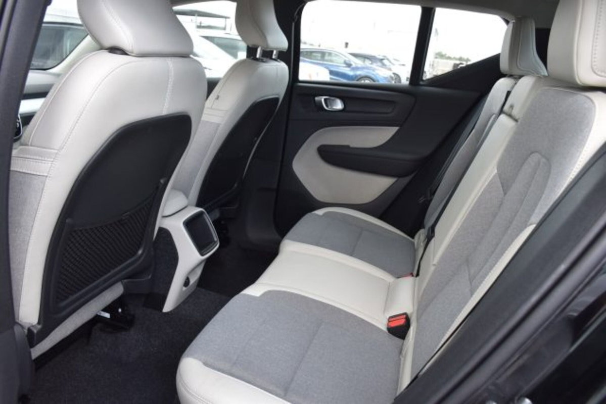 Volvo XC40 D3 Geartronic Business Plus (13)