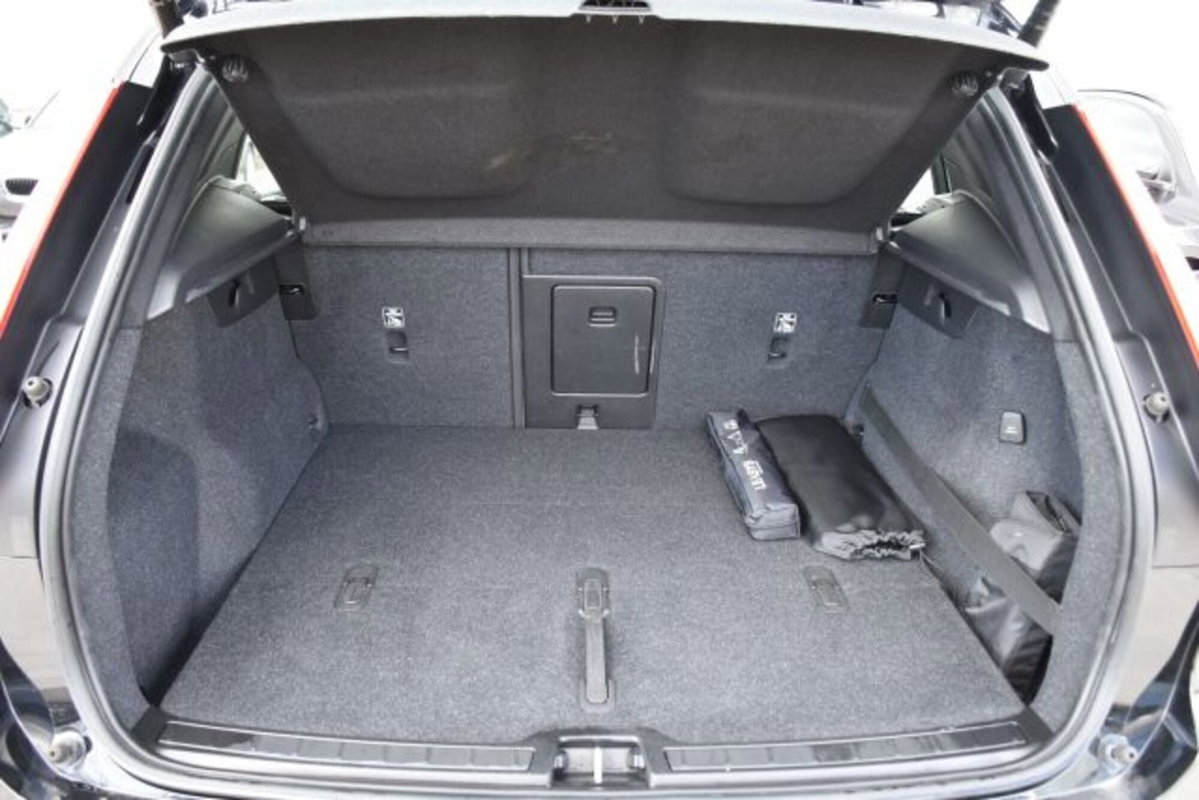 Volvo XC40 D3 Geartronic Business Plus (14)