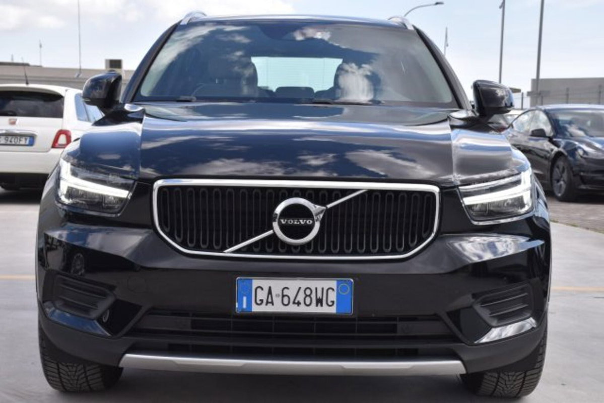 Volvo XC40 D3 Geartronic Business Plus (2)