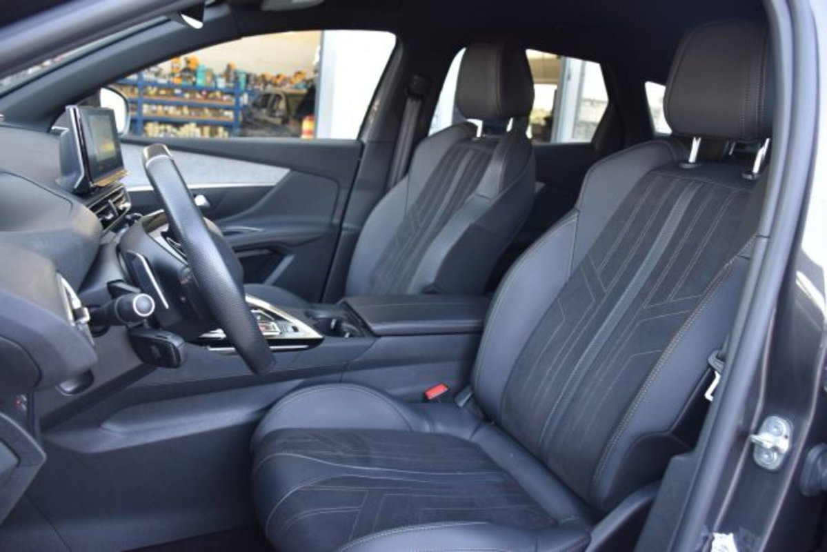 Peugeot 3008 BlueHDi 130 S&S EAT8 GT (8)