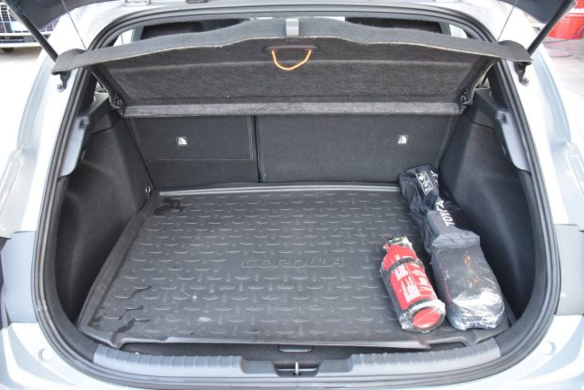 Toyota Corolla 1.8 Hybrid Business (15)
