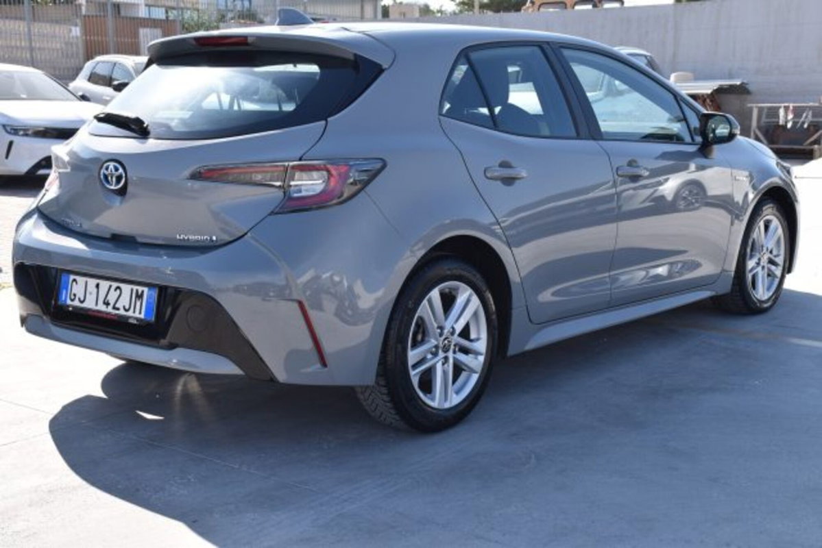 Toyota Corolla 1.8 Hybrid Business (4)
