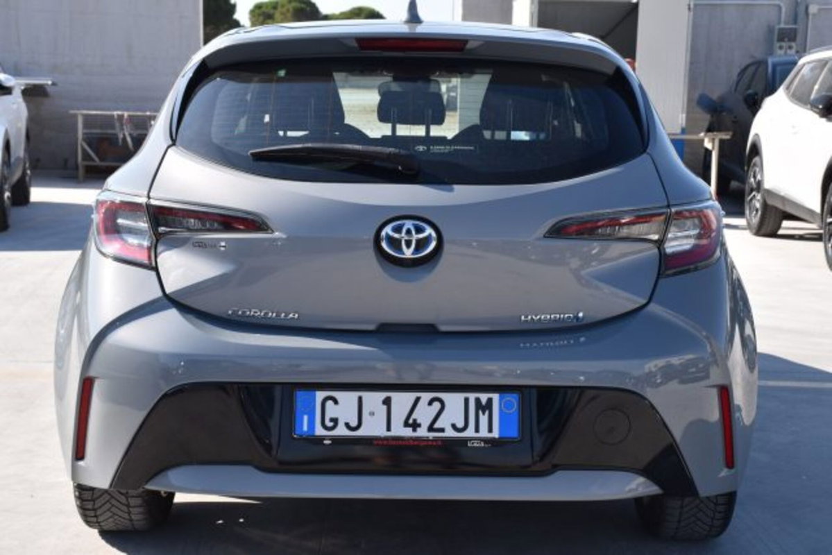 Toyota Corolla 1.8 Hybrid Business (5)