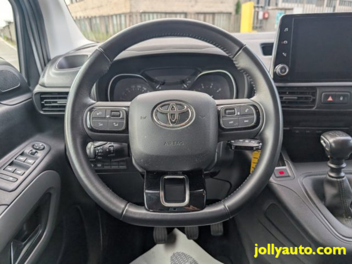 Toyota Proace City Verso City Verso 1.5D 100 CV S&S Short D Lounge (11)