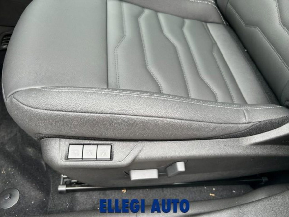 Jeep Avenger 1.2 turbo Summit fwd 100cv (13)