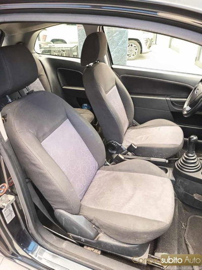 Ford Fiesta 1.2 16V 3p. Titanium (15)