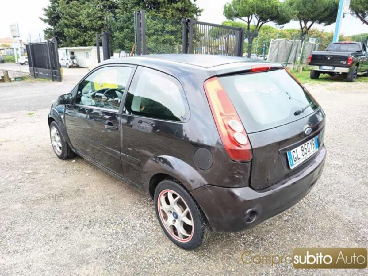 Ford Fiesta 1.2 16V 3p. Titanium (7)