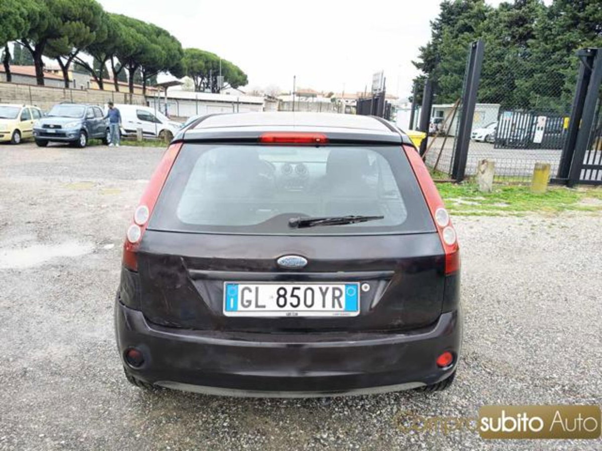Ford Fiesta 1.2 16V 3p. Titanium (8)