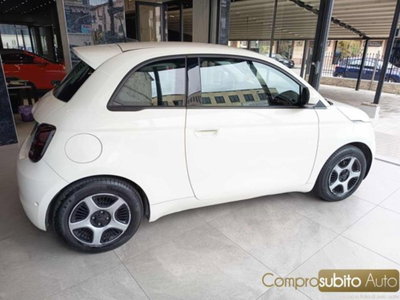 Fiat 500e La Prima Berlina 42 kWh (5)