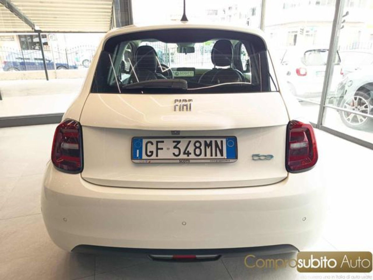 Fiat 500e La Prima Berlina 42 kWh (7)
