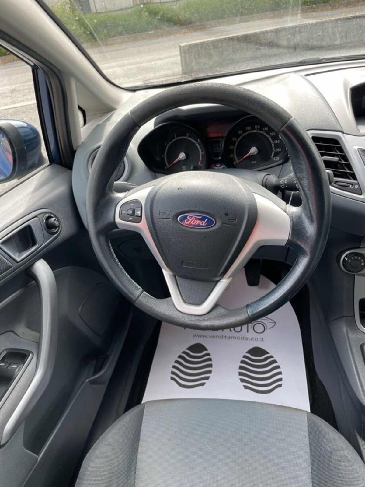Ford Fiesta 1.2 82 CV 5 porte Titanium (12)