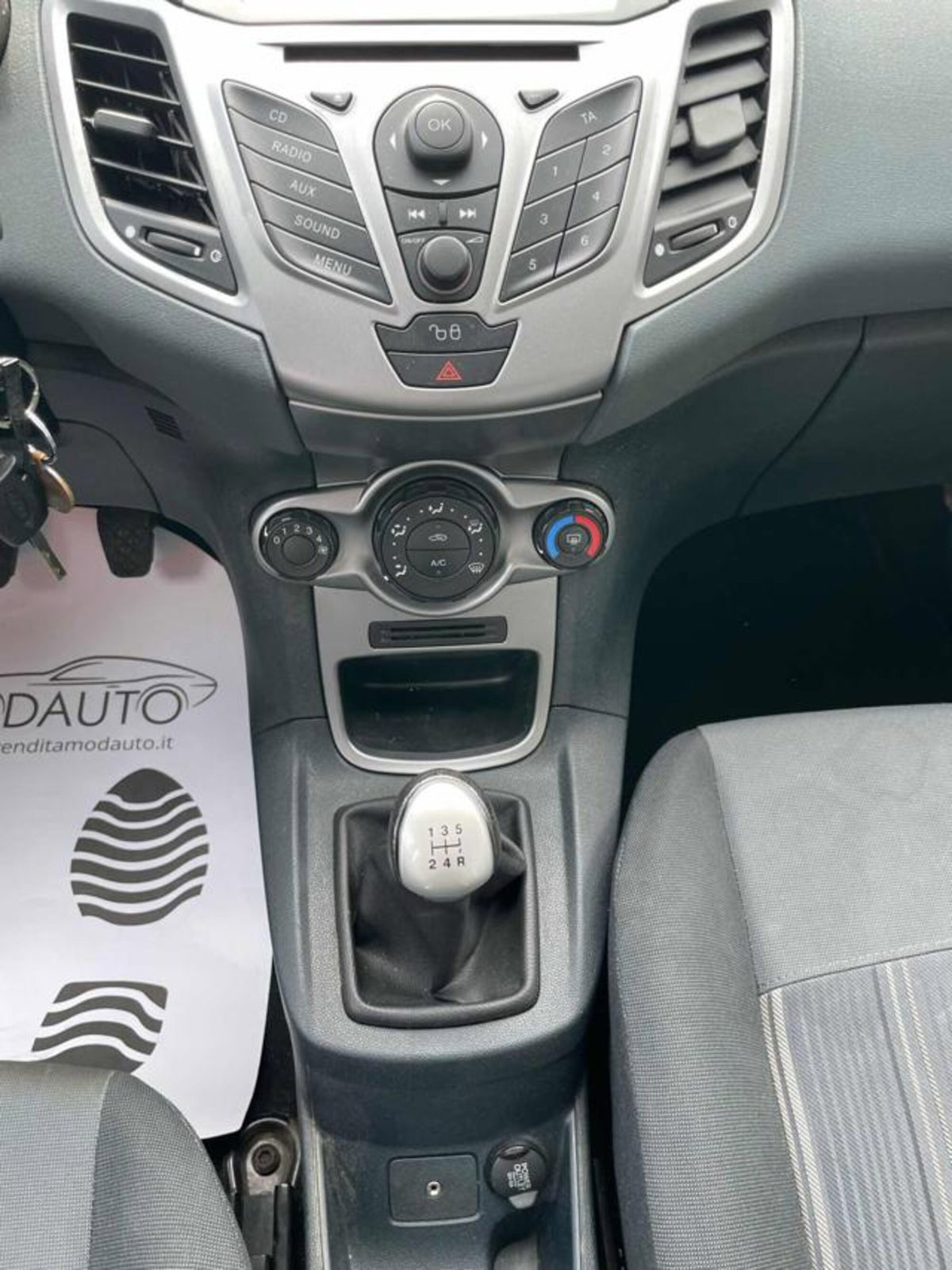 Ford Fiesta 1.2 82 CV 5 porte Titanium (13)