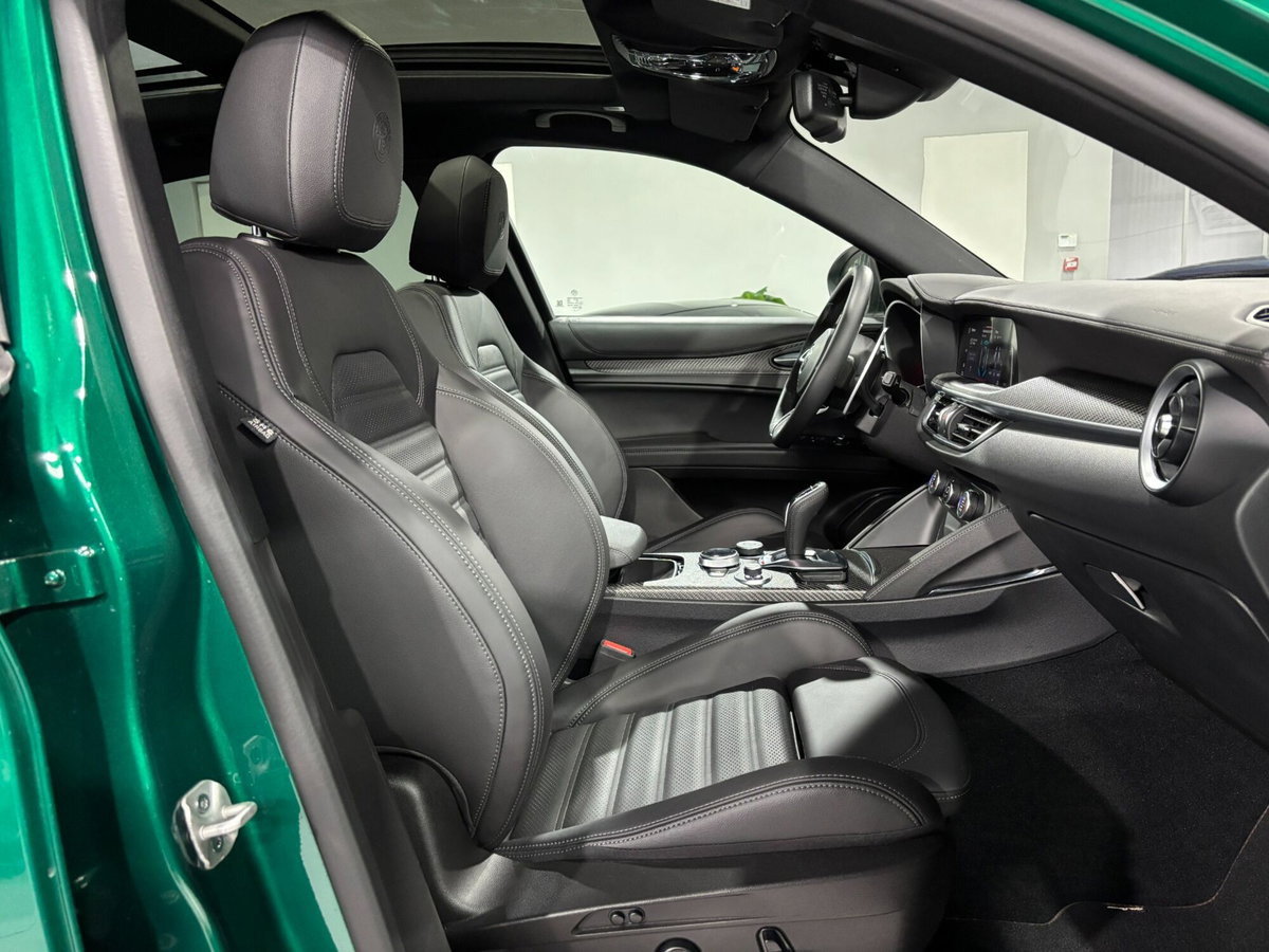 Alfa Romeo Stelvio 2.9 V6 Quadrifoglio Q4 520cv auto (14)