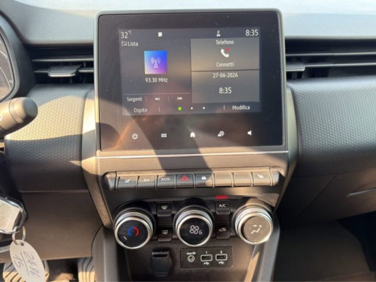 Renault Clio Full Hybrid E-Tech 145 CV 5 porte Evolution (16)