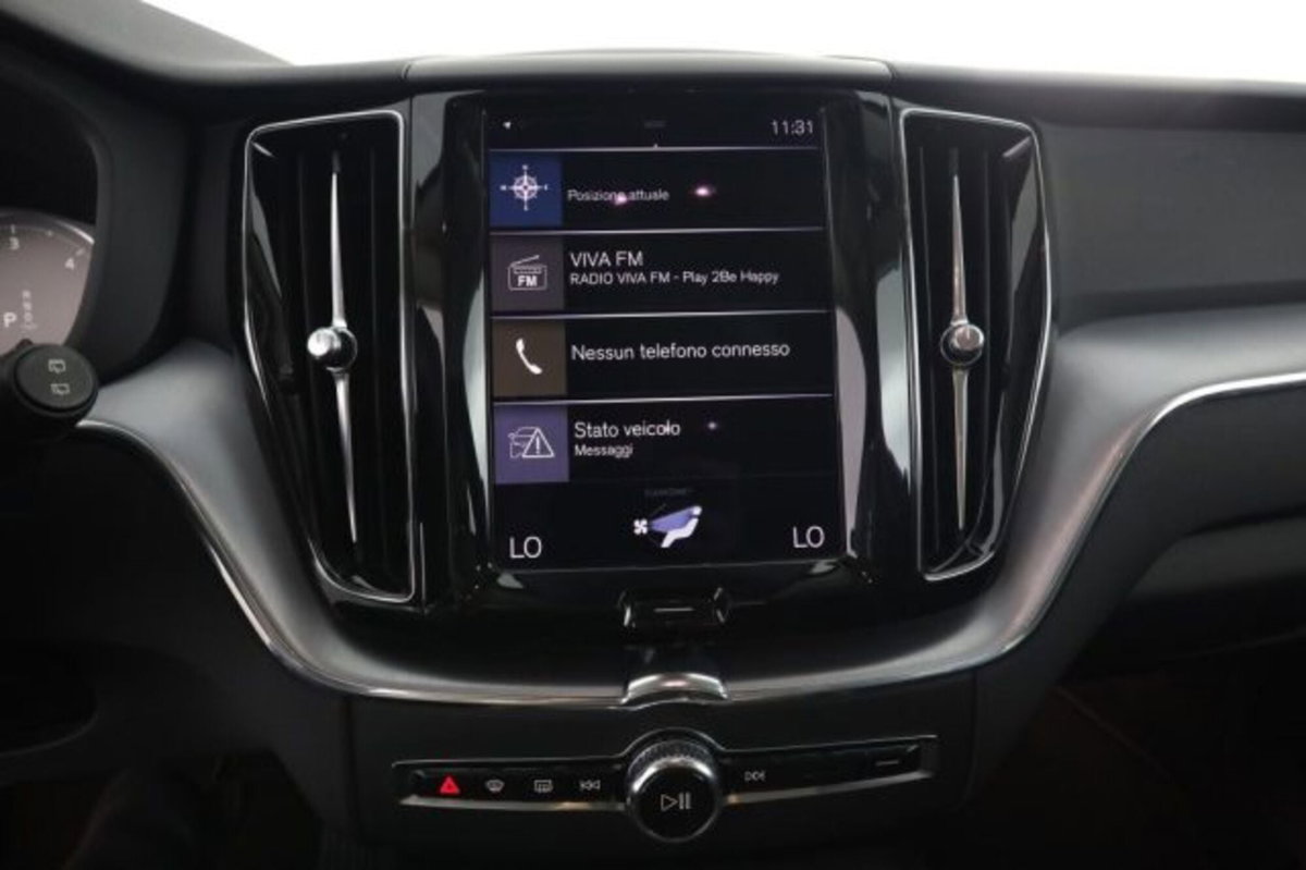 Volvo XC60 B4 Geartronic Momentum Pro (11)