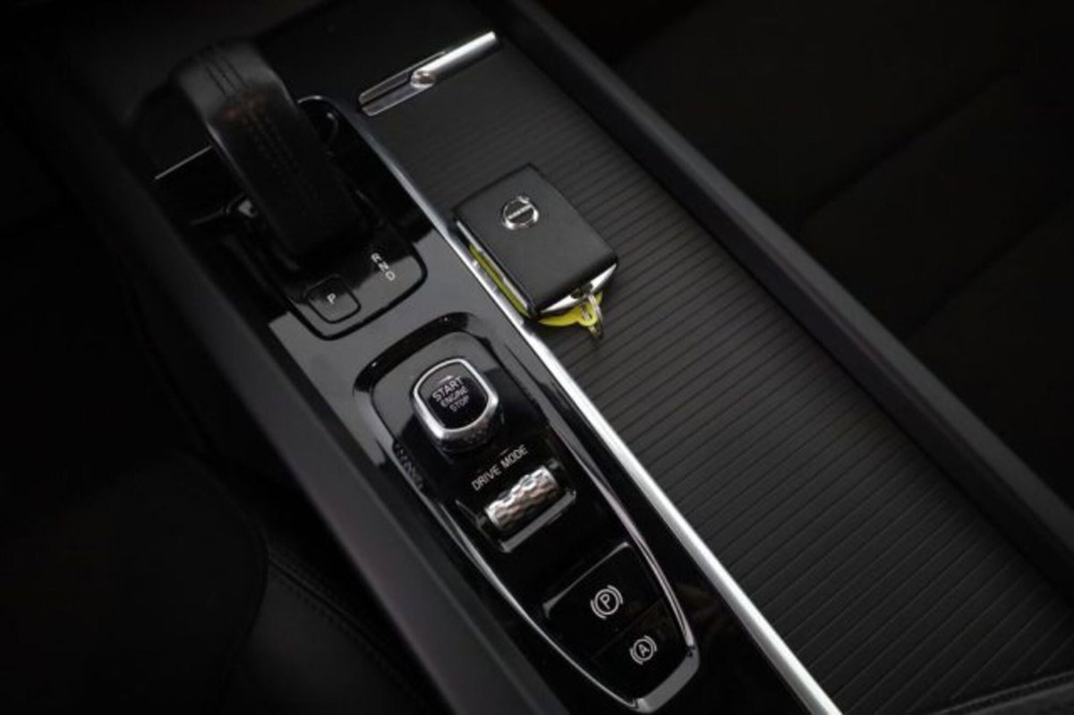 Volvo XC60 B4 Geartronic Momentum Pro (13)