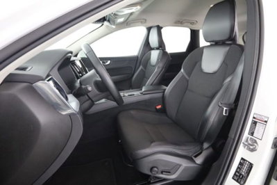 Volvo XC60 B4 Geartronic Momentum Pro (2)