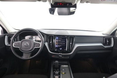 Volvo XC60 B4 Geartronic Momentum Pro (4)