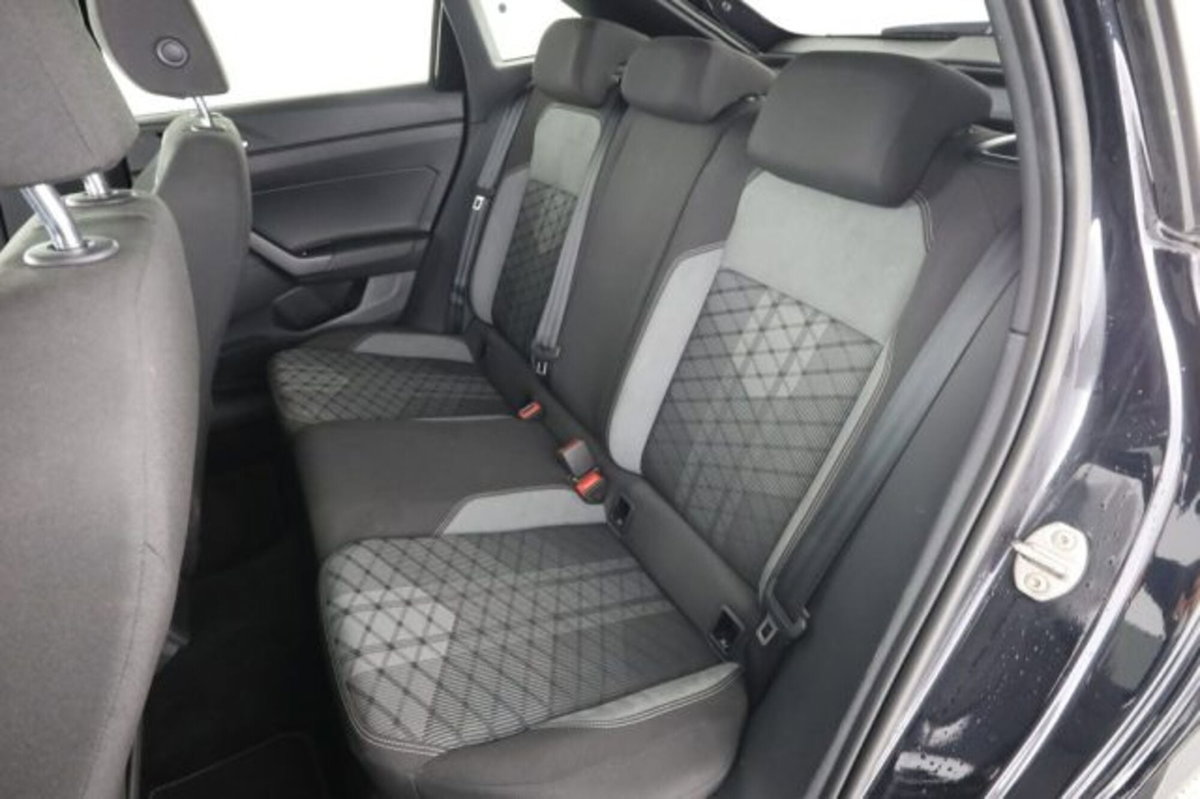 Volkswagen Taigo 1.0 tsi R-Line 115cv (3)