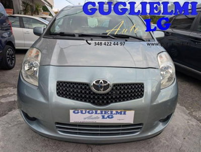 Toyota Yaris 1.3 5 porte Sol usata