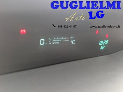 Toyota Yaris 1.3 5 porte Sol (12)