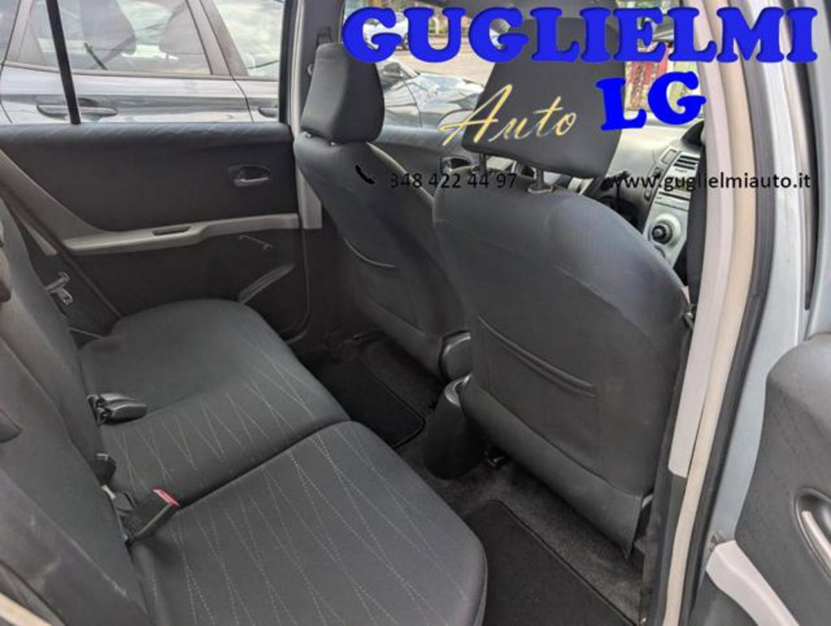 Toyota Yaris 1.3 5 porte Sol (17)