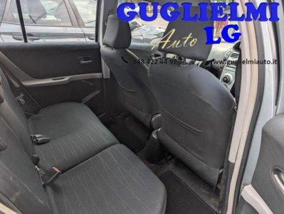 Toyota Yaris 1.3 5 porte Sol (17)