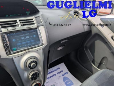 Toyota Yaris 1.3 5 porte Sol (2)
