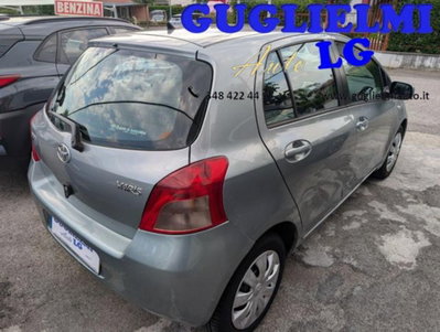Toyota Yaris 1.3 5 porte Sol (8)