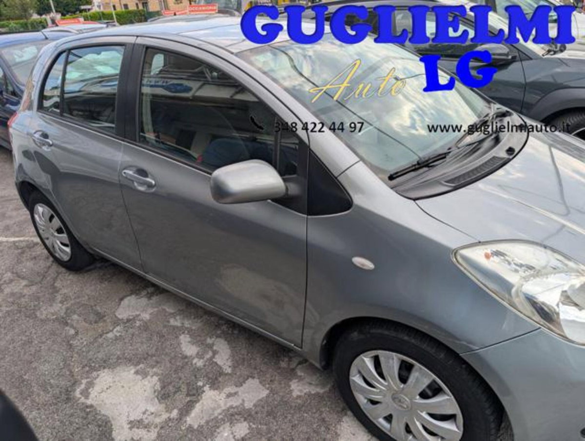 Toyota Yaris 1.3 5 porte Sol (9)