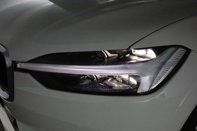 Volvo XC60 B4 Geartronic Momentum Pro (9)