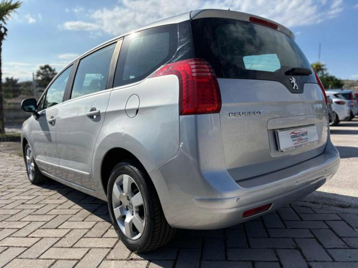 Peugeot 5008 1.6 HDi 112CV Family (4)