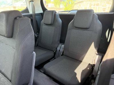 Peugeot 5008 1.6 HDi 112CV Family (5)