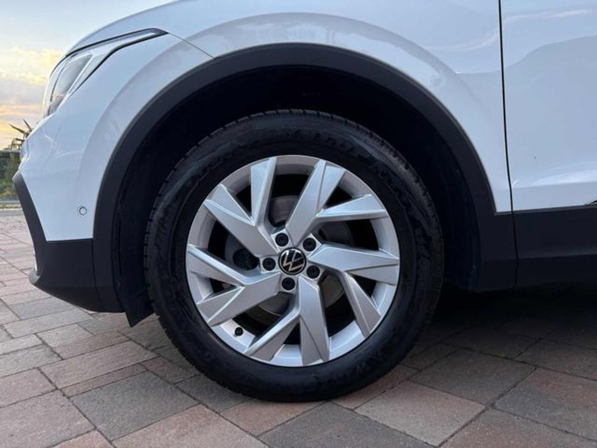 Volkswagen Tiguan 2.0 tdi Elegance 150cv dsg (5)