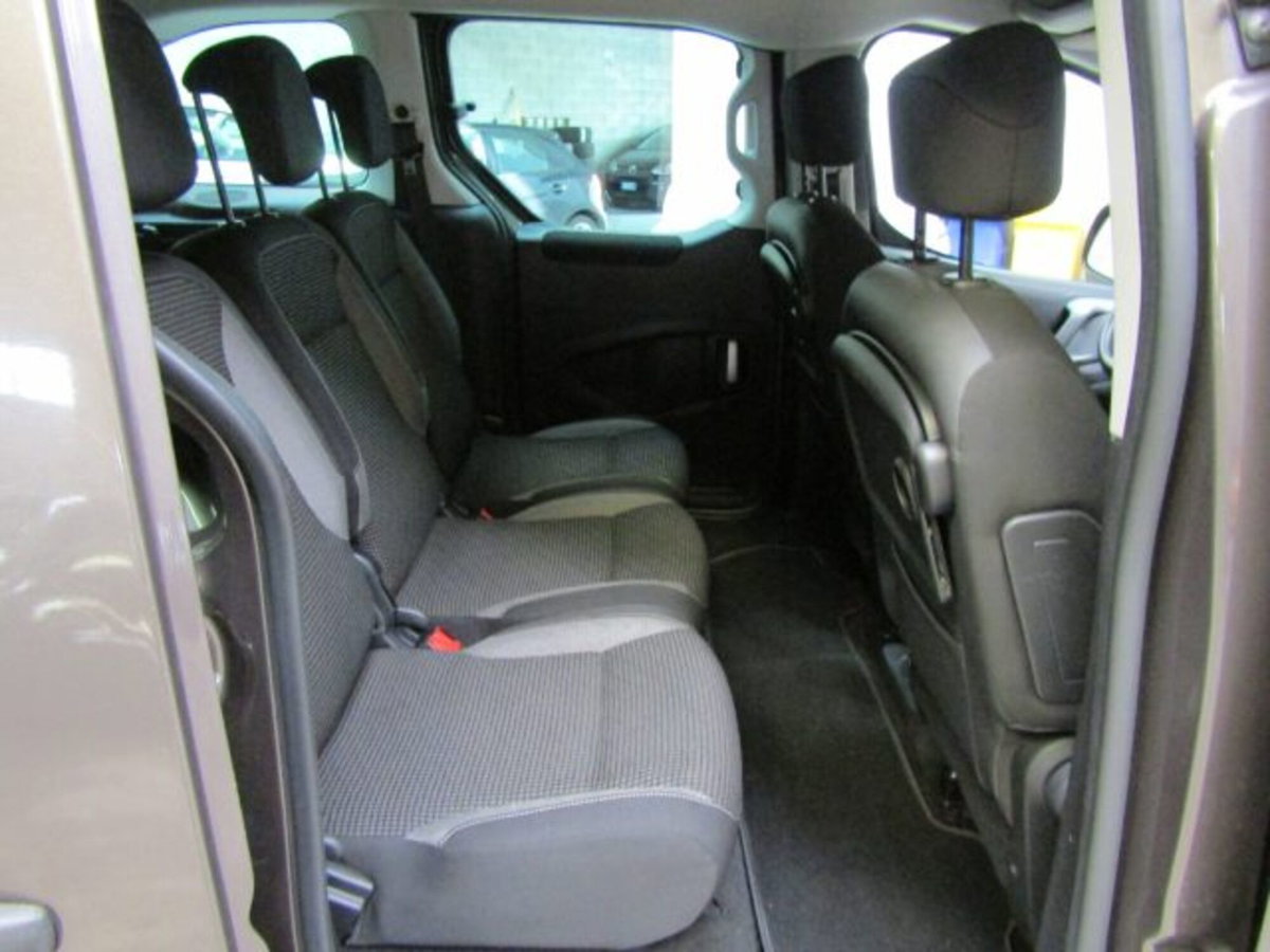 Peugeot Partner BlueHDi 120 S&S Outdoor (14)