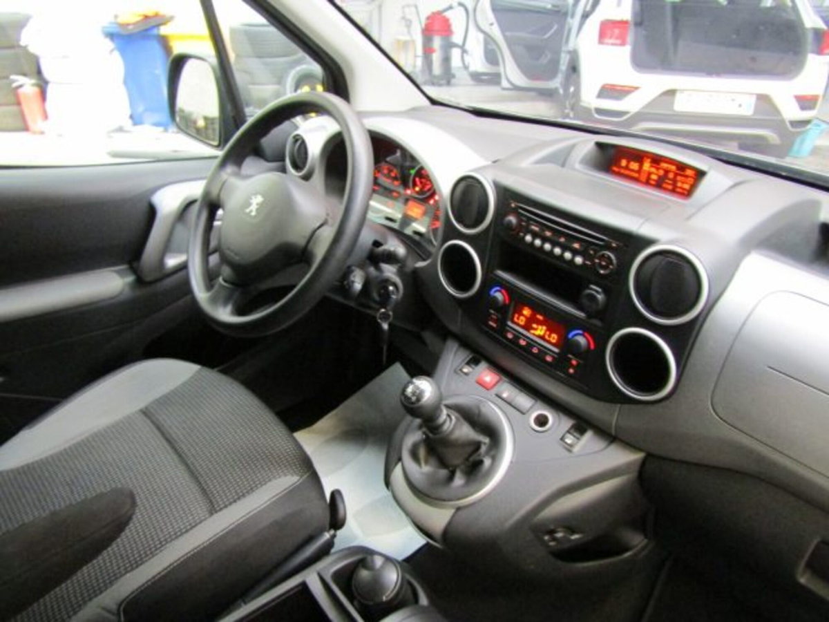 Peugeot Partner BlueHDi 120 S&S Outdoor (17)