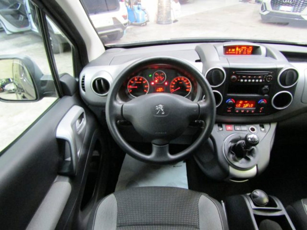 Peugeot Partner BlueHDi 120 S&S Outdoor (20)