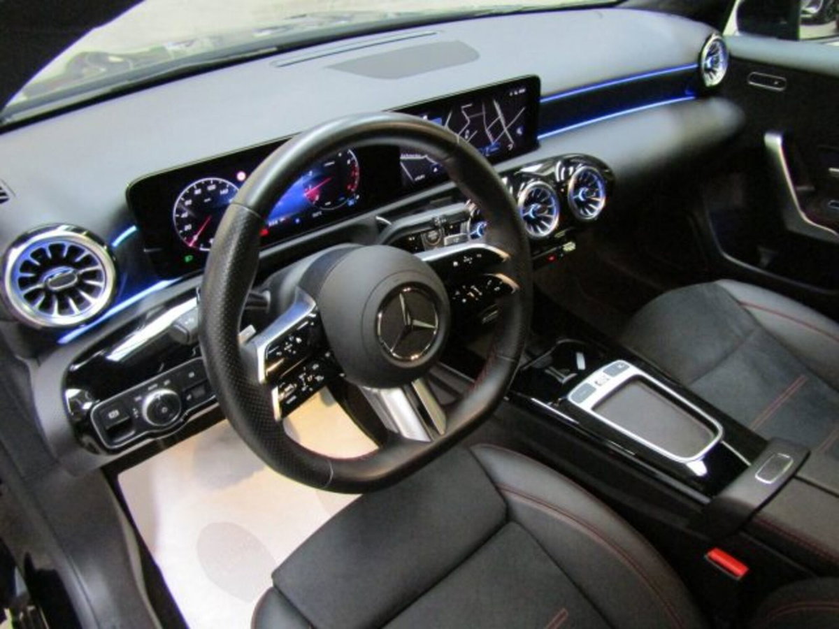 Mercedes-Benz Classe A 250 AMG Line Premium Plus 4matic auto (9)